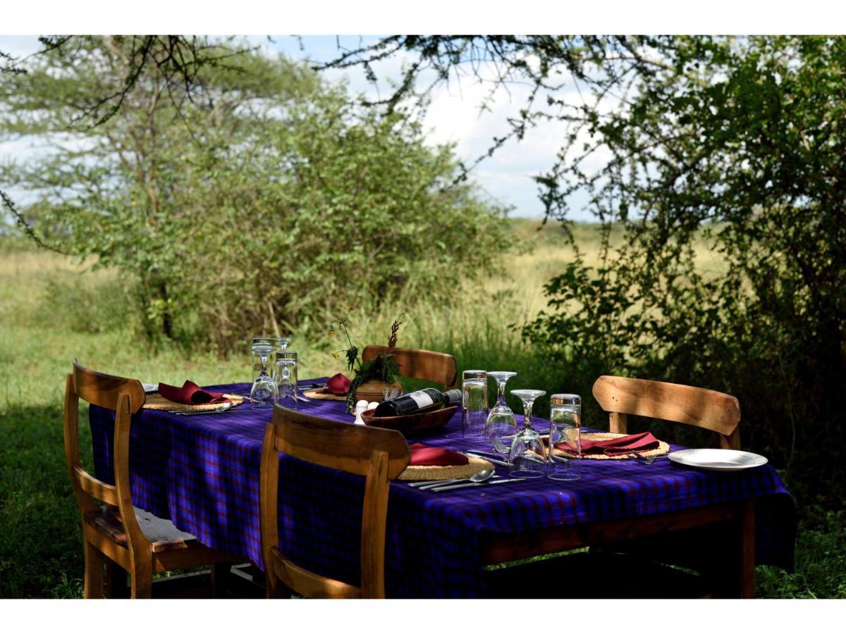 Ikoma Bush Camp Robanda Bagian luar foto